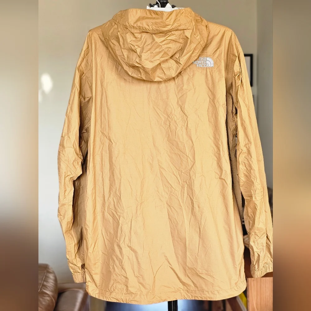 The North Face Mens HyVent 2.5L Waterproof Jacket
